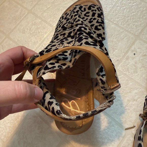 Blowfish Leopard Print Sandals with Brown Straps - Picture 2 of 5